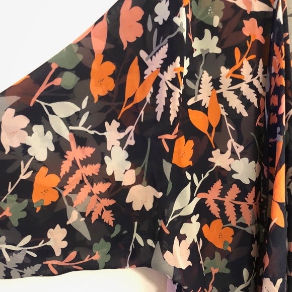 Lularoe Shirley - Picture 2 of 4